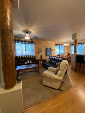 Cozy White Mountain Getaway!